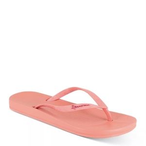 Ipanema Women's Logo Flip Flops